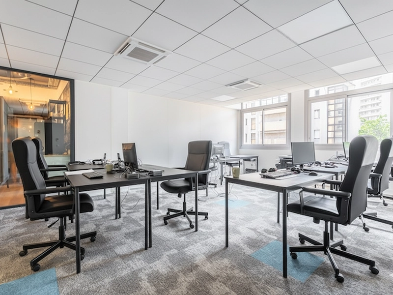 Bureau lumineux chez Focus La Corderie